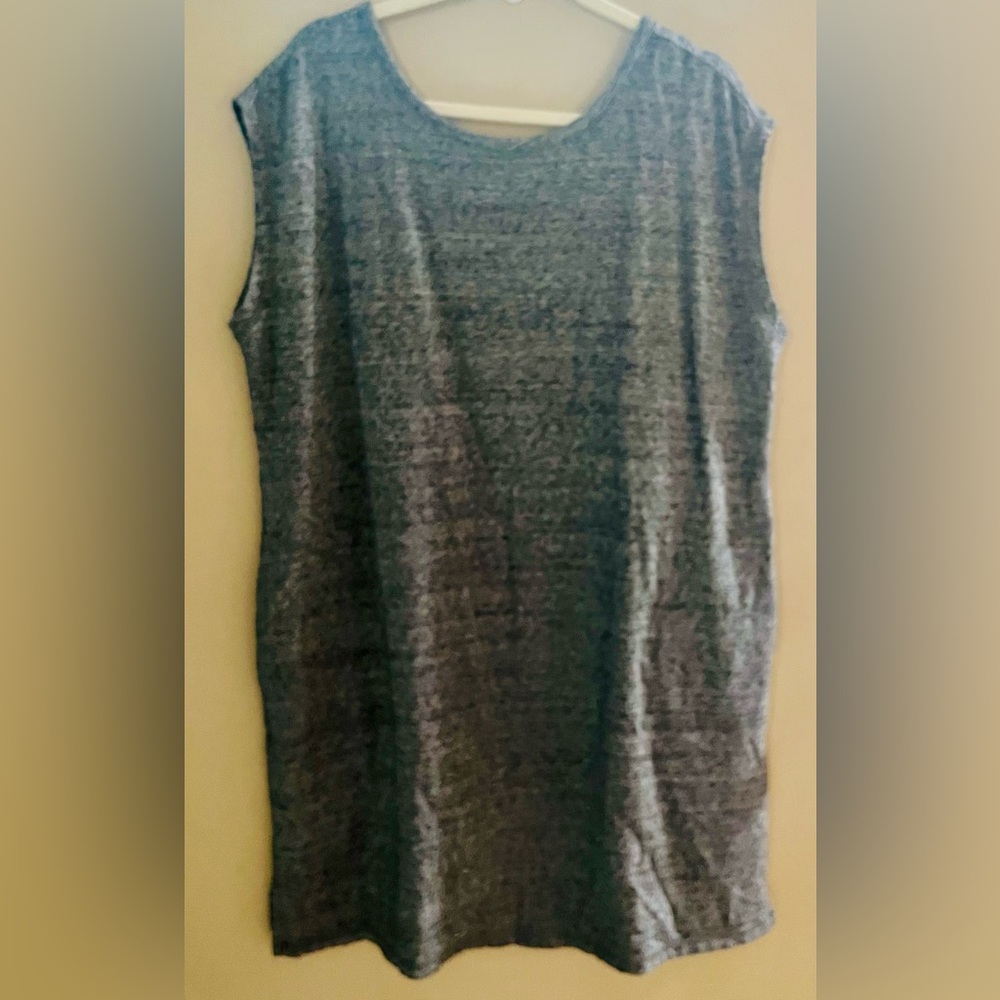 T by Talbots 2XP EUC gray and black shift dress with pockets